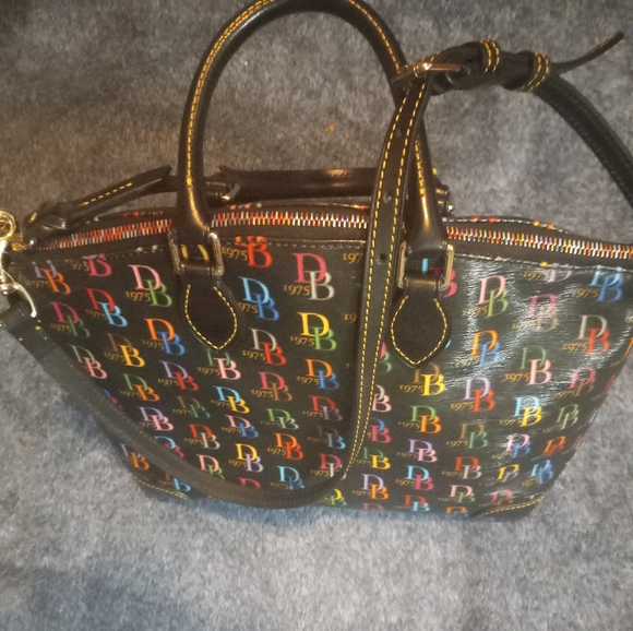 Dooney and burke - Picture 4 of 4